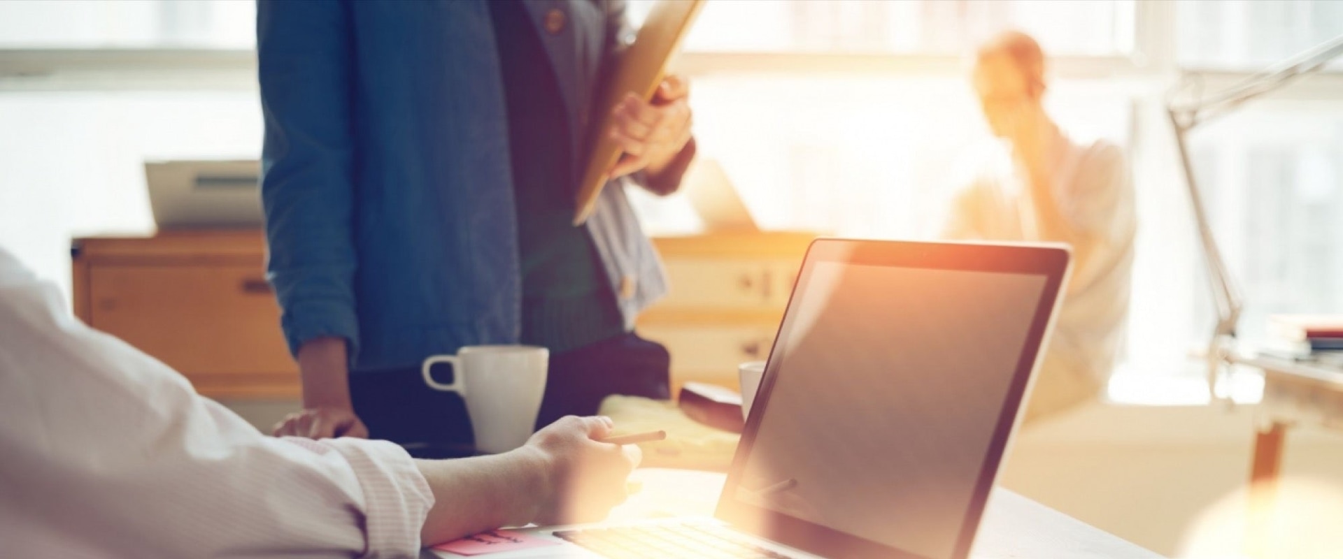 Partnering with Influencers and Guest Blogging: Maximizing Education and Job Opportunities