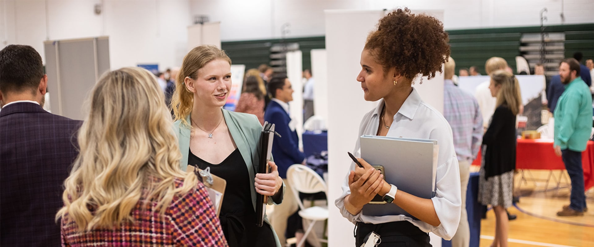 Attending Industry Events and Job Fairs: A Comprehensive Guide to Furthering Your Education and Finding Employment Opportunities